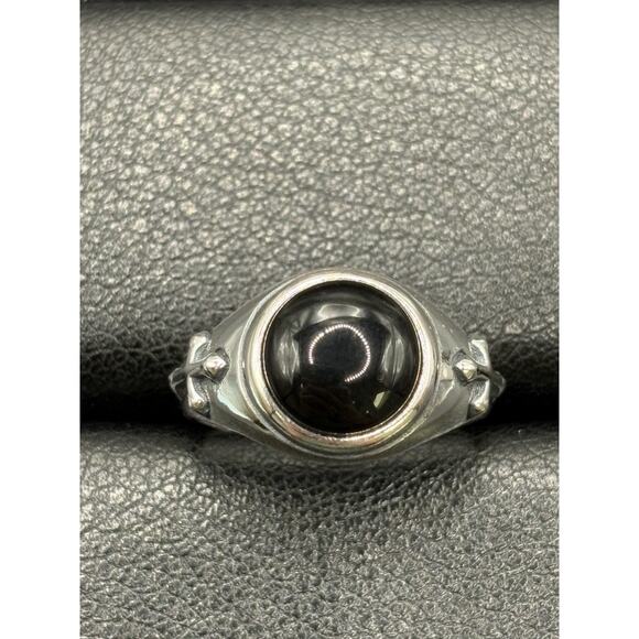 New Condition Sterling Silver Onyx Cross Ring Size 7 - Picture 2 of 9
